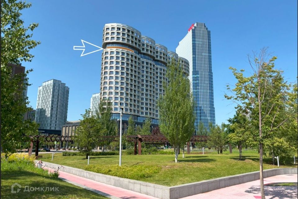 Продаётся 3-комнатная квартира, 106 м²