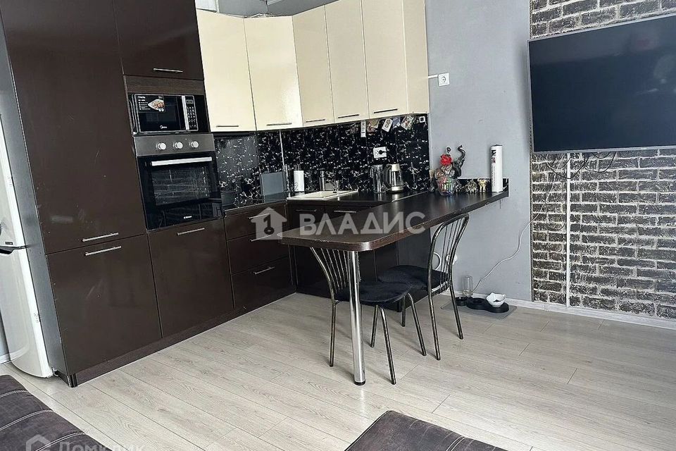 Продаётся 1-комнатная квартира, 42.7 м²
