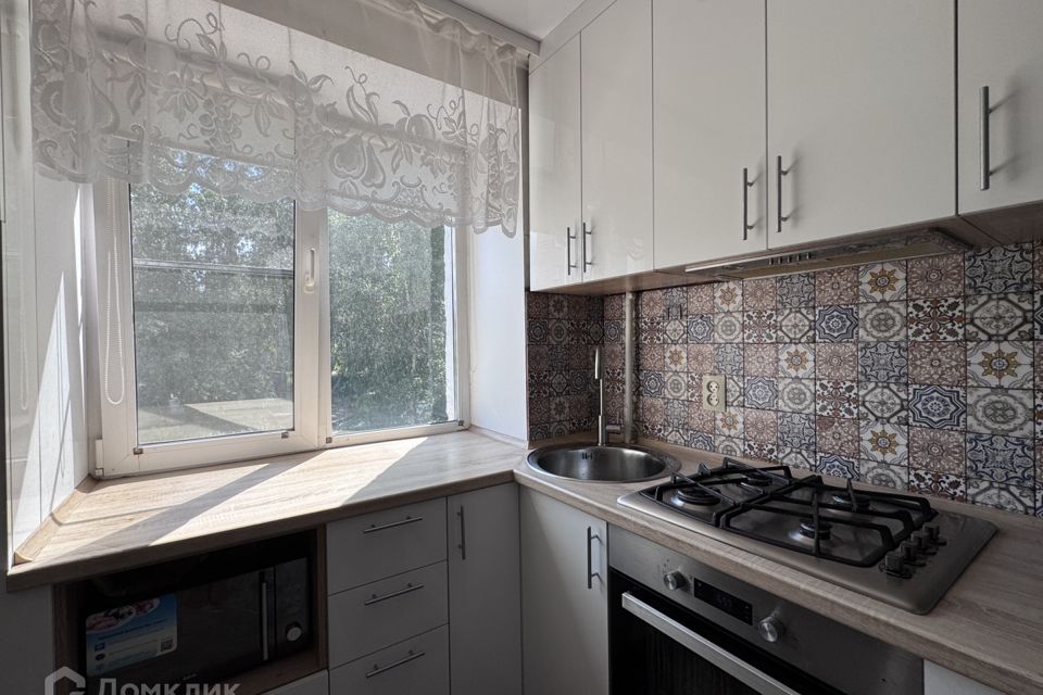 Продаётся 3-комнатная квартира, 50.9 м²