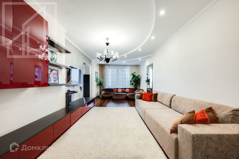 Сдаётся 3-комнатная квартира, 145 м²