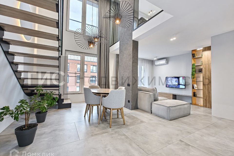 Продаётся 3-комнатная квартира, 108 м²
