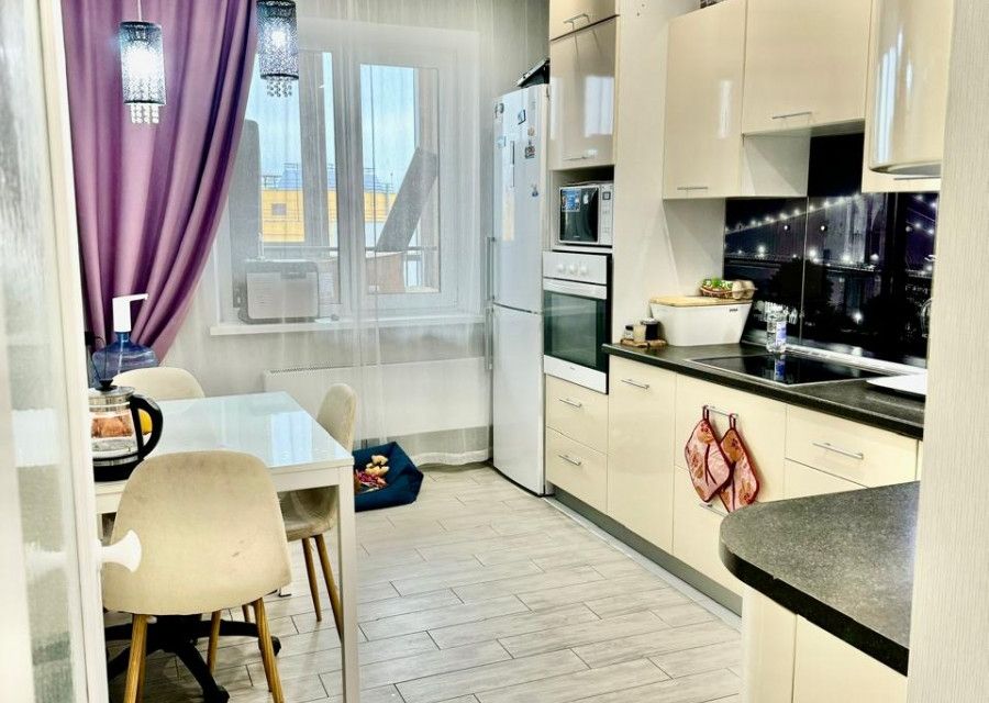 Продаётся 2-комнатная квартира, 62 м²