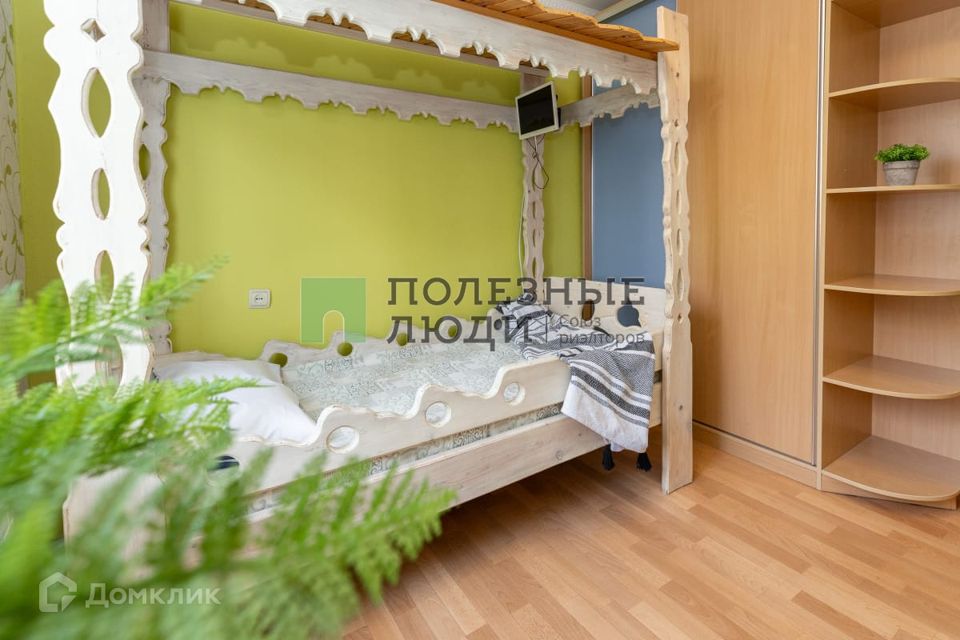 Продаётся 4-комнатная квартира, 74 м²