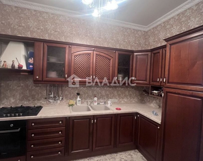 Продаётся 2-комнатная квартира, 100 м²