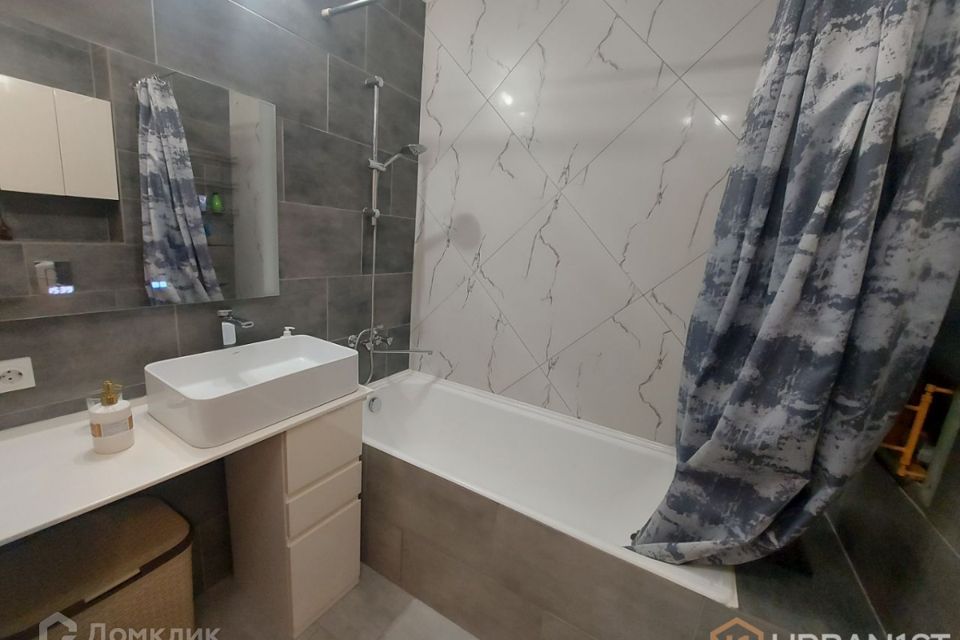 Сдаётся 2-комнатная квартира, 58 м²