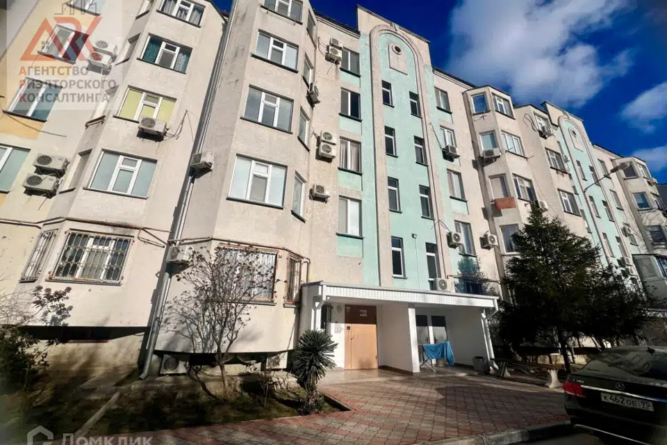 Продаётся 1-комнатная квартира, 55 м²