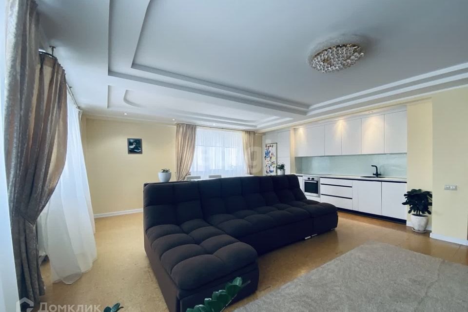 Продаётся 3-комнатная квартира, 119.2 м²