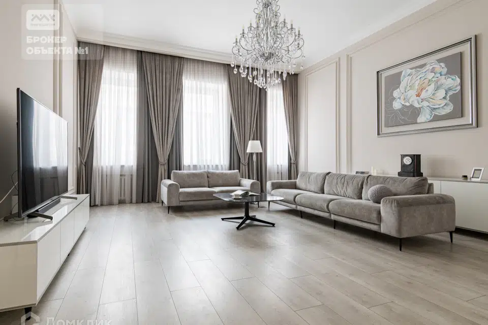 Продаётся 4-комнатная квартира, 145.2 м²