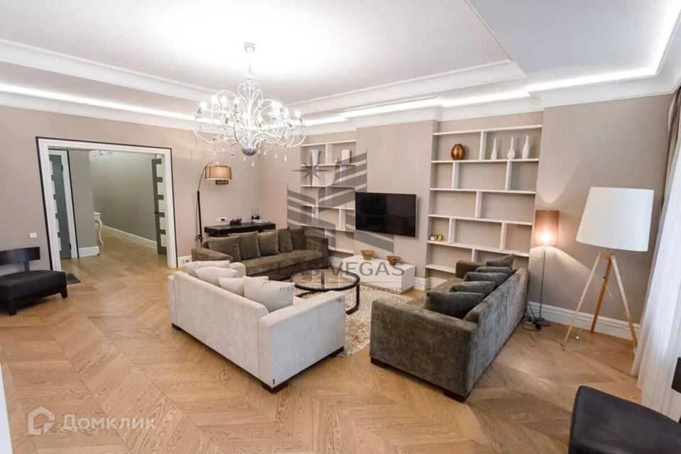 Сдаётся 3-комнатная квартира, 102 м²