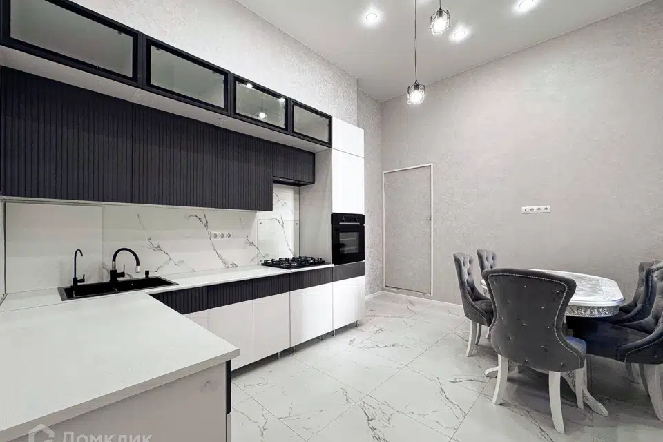 Продаётся 2-комнатная квартира, 86.8 м²