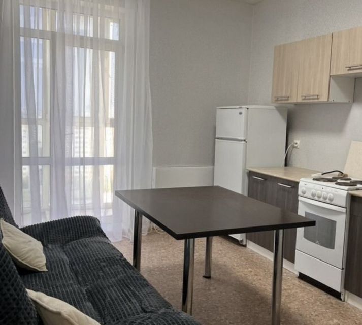 Продаётся 1-комнатная квартира, 43 м²