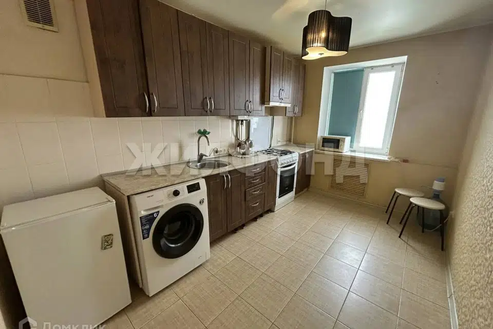 Продаётся 4-комнатная квартира, 70.5 м²