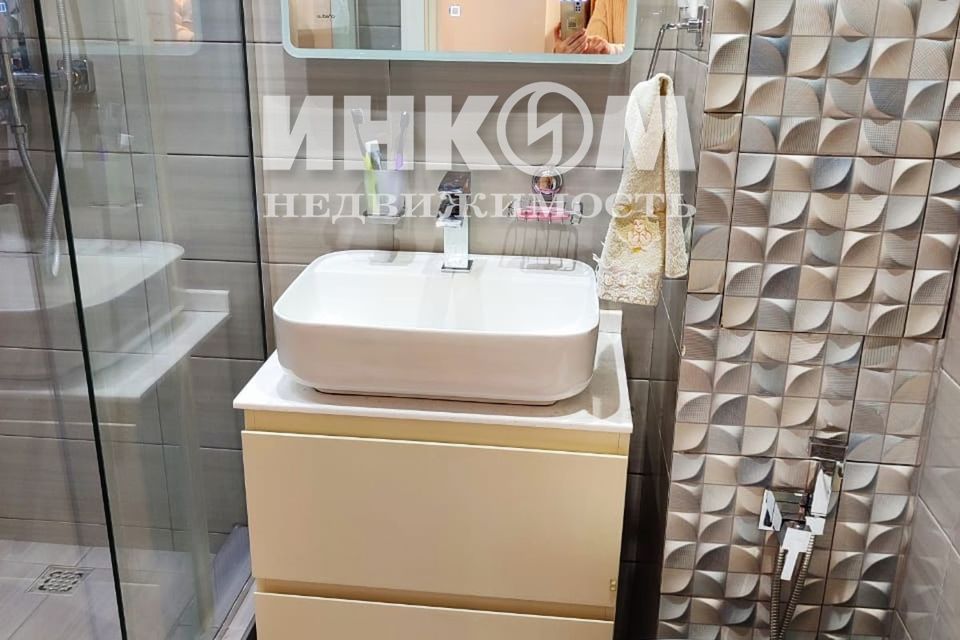 Продаётся 4-комнатная квартира, 63.7 м²