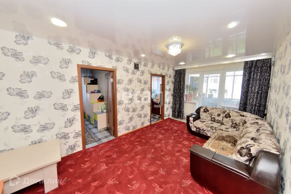 Продаётся 4-комнатная квартира, 60.7 м²