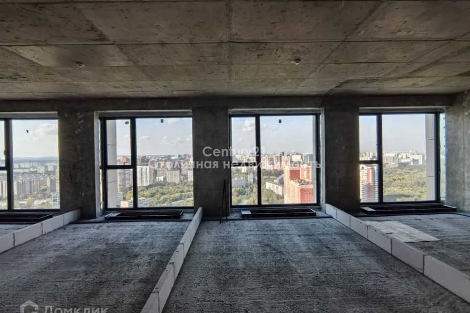 Продаётся 4-комнатная квартира, 101.7 м²