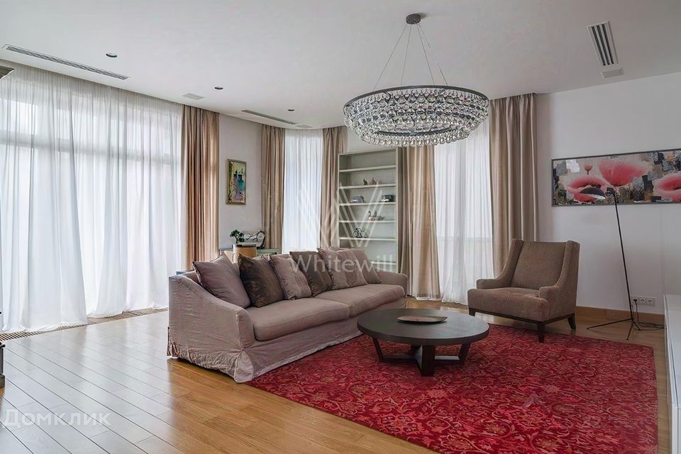 Сдаётся 4-комнатная квартира, 180 м²