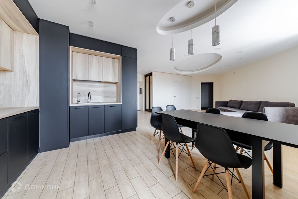 Продаётся 3-комнатная квартира, 98 м²