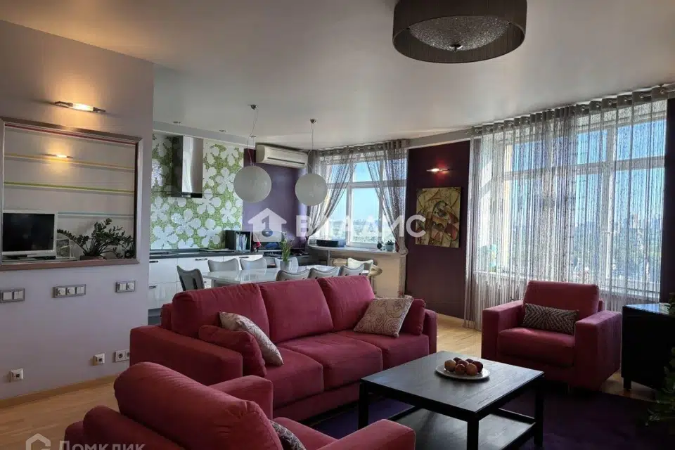 Продаётся 3-комнатная квартира, 99.8 м²