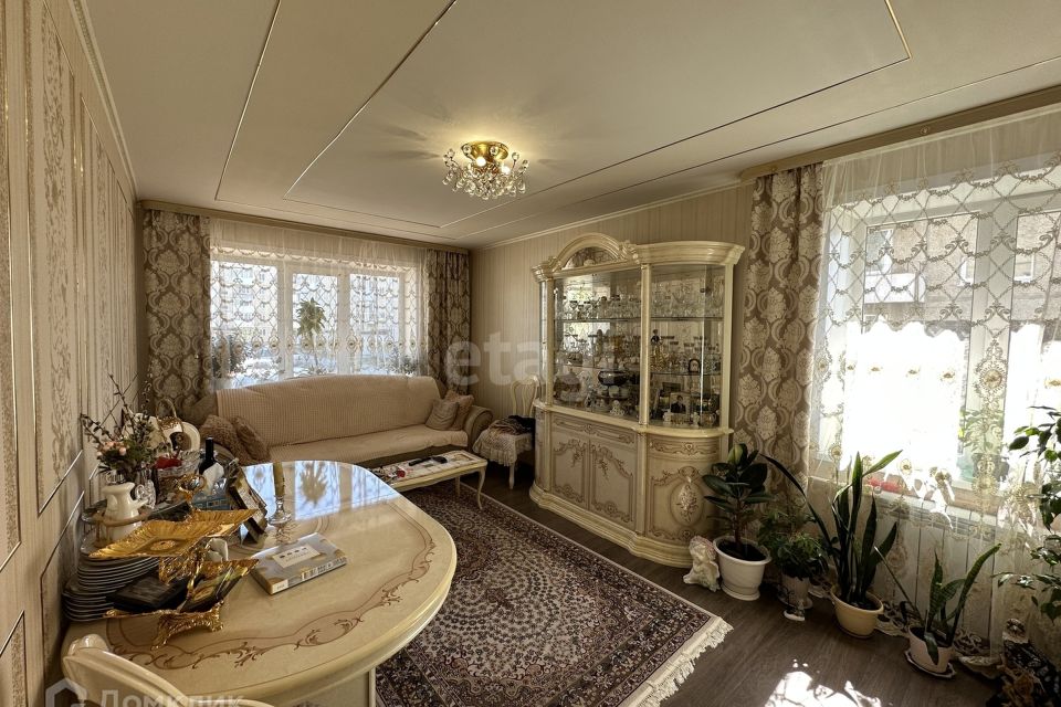 Продаётся 4-комнатная квартира, 69.1 м²