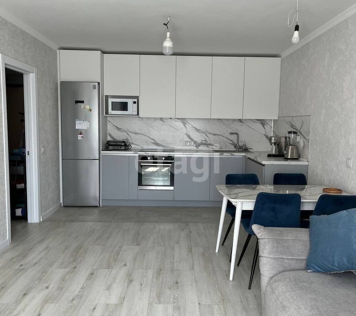 Сдаётся 2-комнатная квартира, 71.1 м²