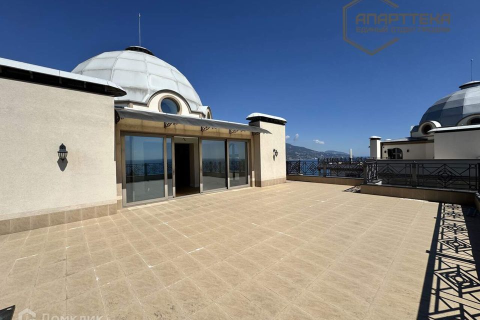 Продаётся 3-комнатная квартира, 221 м²