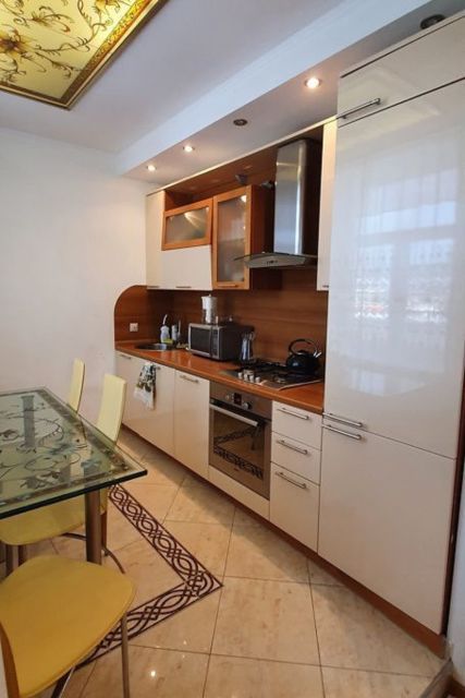Сдаётся 2-комнатная квартира, 80 м²