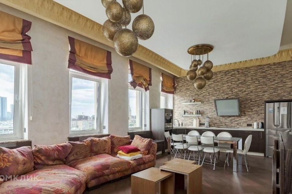 Сдаётся 4-комнатная квартира, 115 м²