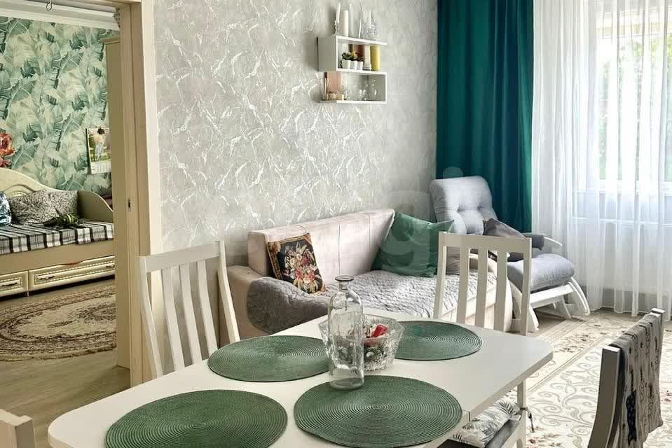 Продаётся 3-комнатная квартира, 60.4 м²