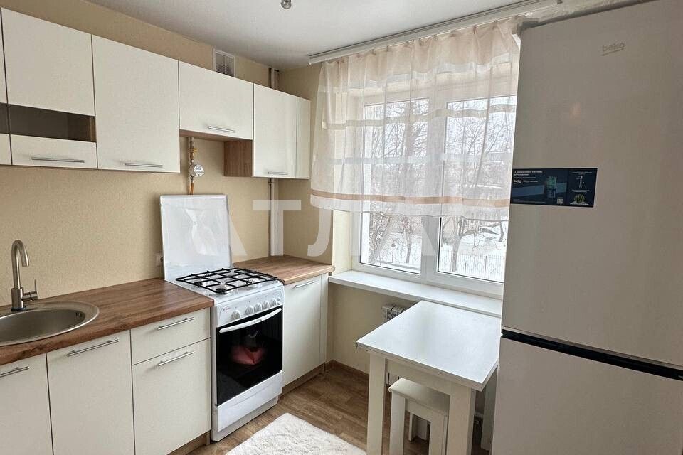 Продаётся 3-комнатная квартира, 51.7 м²