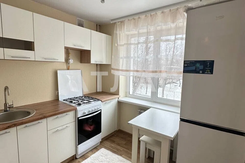 Продаётся 3-комнатная квартира, 51.7 м²