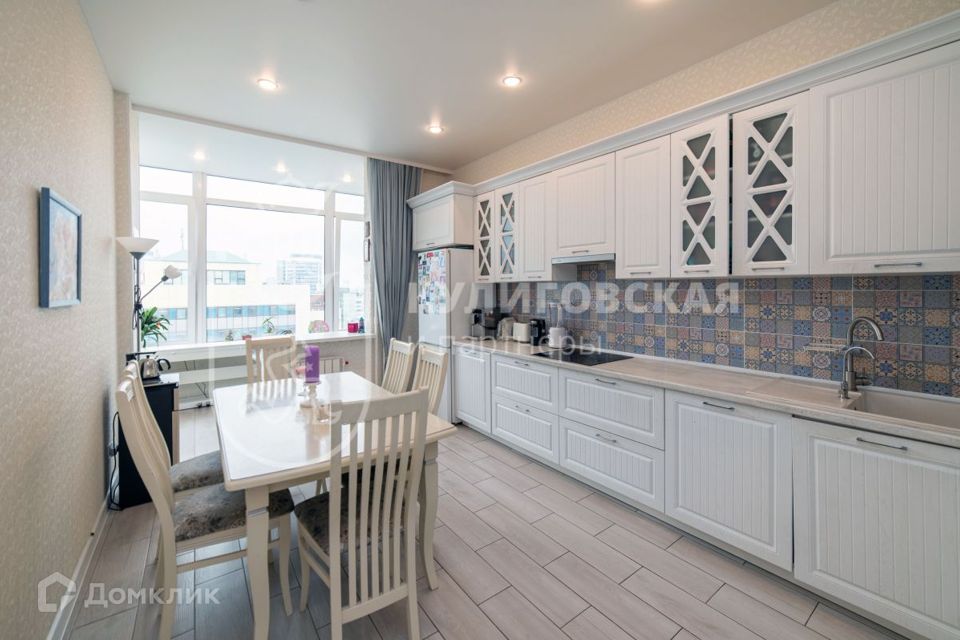 Продаётся 3-комнатная квартира, 109 м²