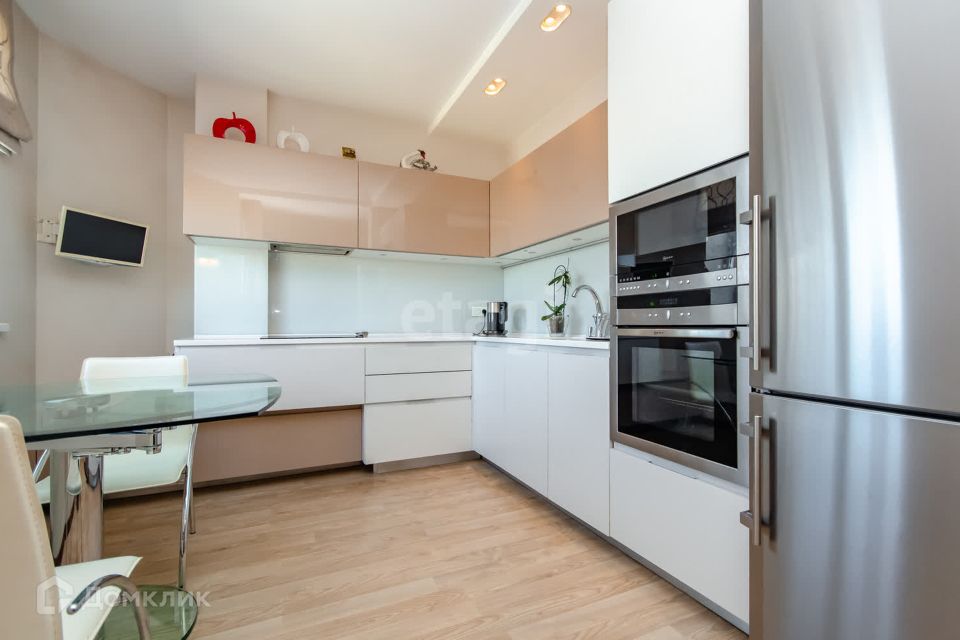 Продаётся 3-комнатная квартира, 90.4 м²