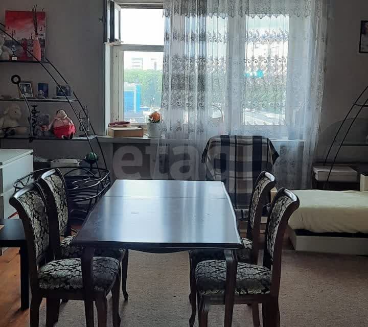Продаётся 4-комнатная квартира, 117.4 м²