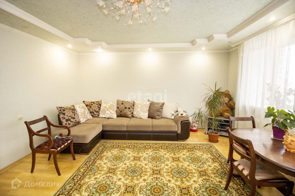 Продаётся 3-комнатная квартира, 112 м²