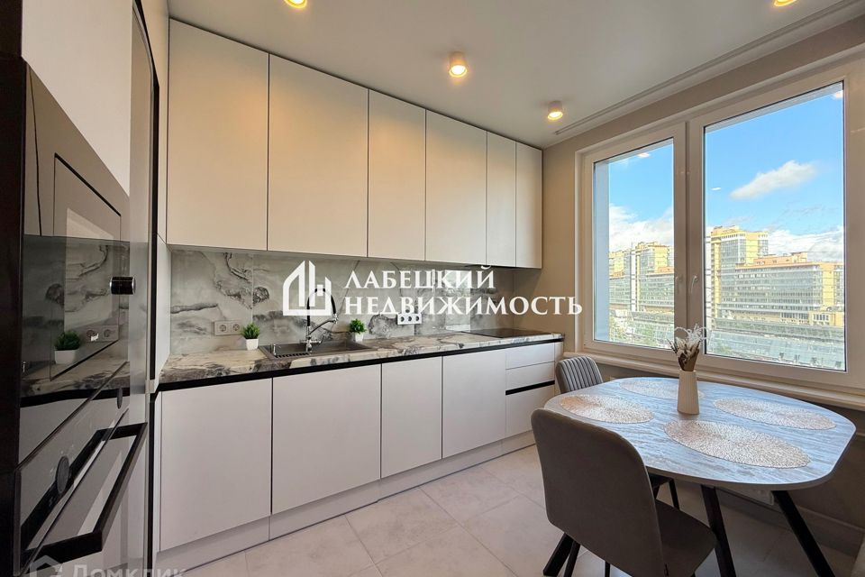 Продаётся 1-комнатная квартира, 41.7 м²