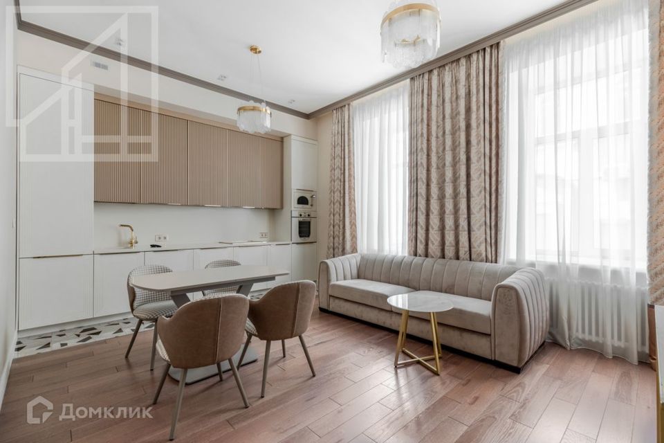 Сдаётся 4-комнатная квартира, 125 м²