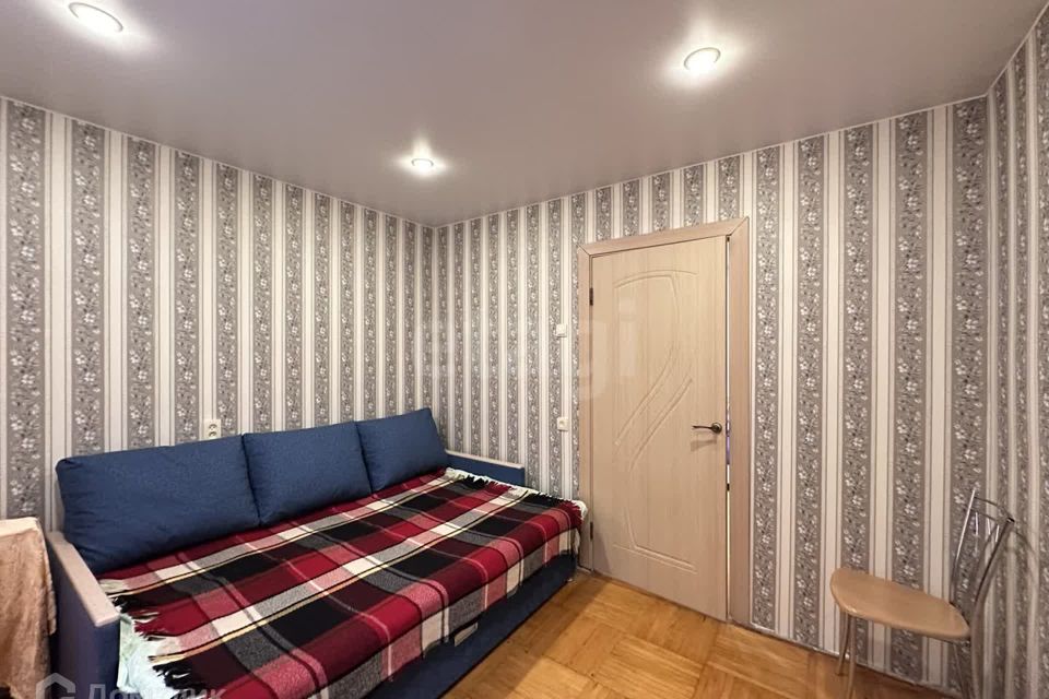 Продаётся 4-комнатная квартира, 72 м²