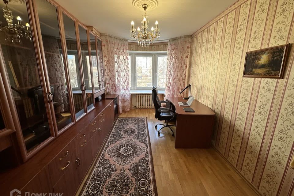 Продаётся 4-комнатная квартира, 128.8 м²