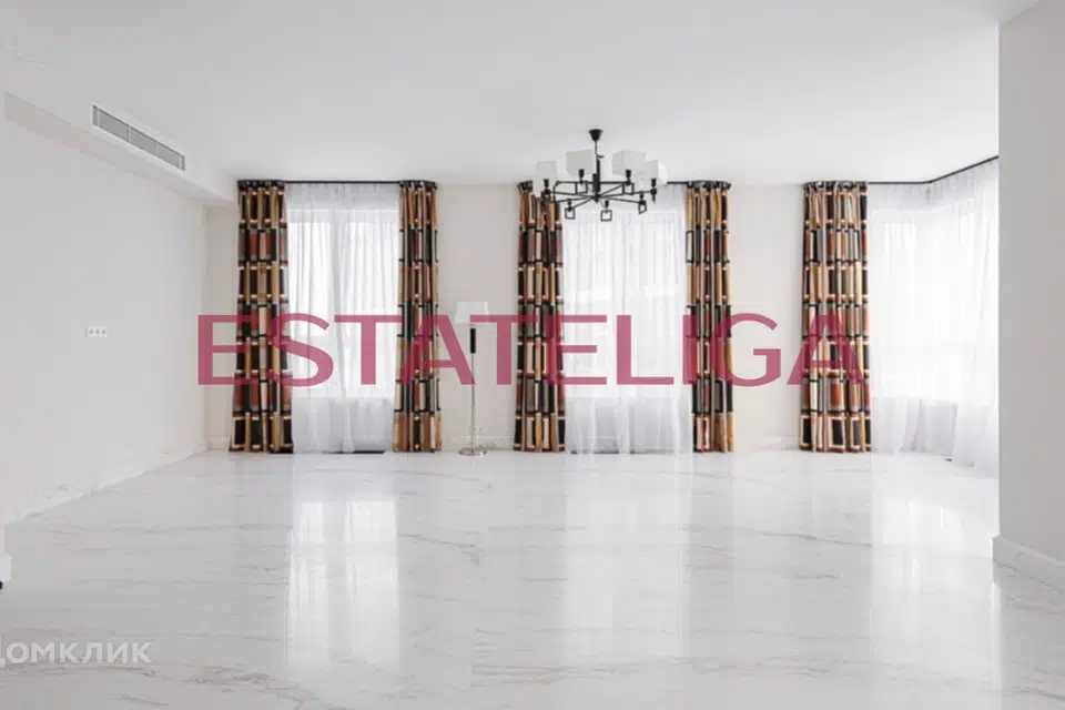 Продаётся 5-комнатная квартира, 192 м²