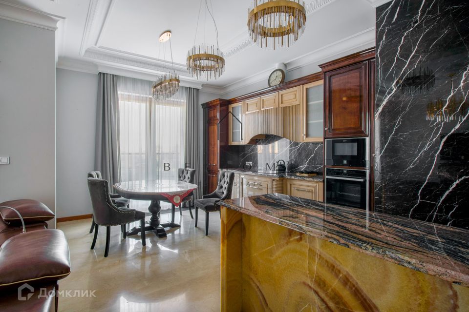 Сдаётся 3-комнатная квартира, 126 м²