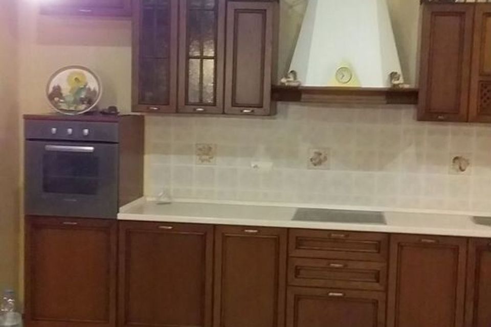 Продаётся 4-комнатная квартира, 114 м²