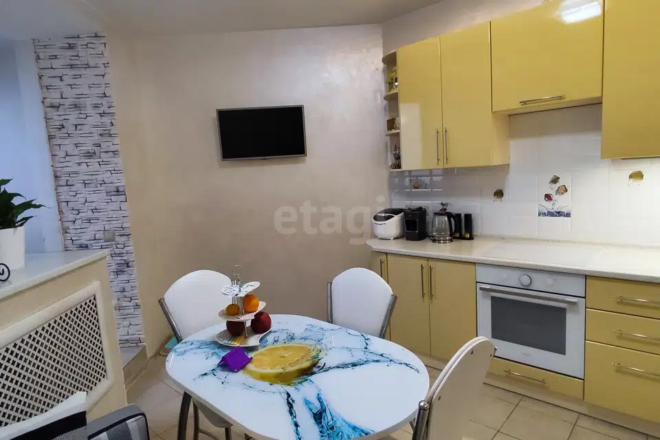 Продаётся 1-комнатная квартира, 46 м²