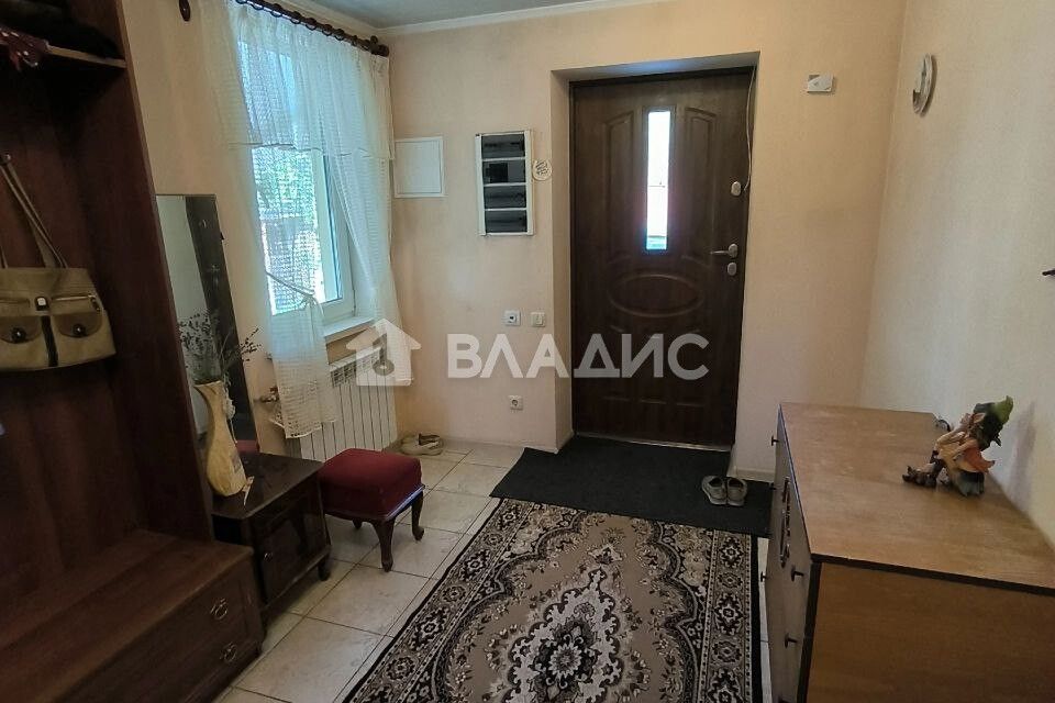 Продаётся 3-этажный дом, 248 м²