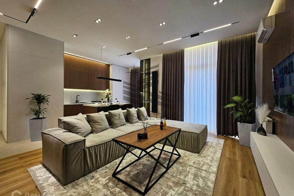 Сдаётся 2-комнатная квартира, 70 м²