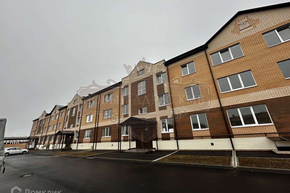 Продаётся 1-комнатная квартира, 63.8 м²