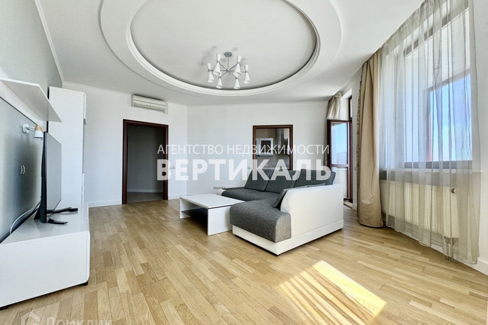 Сдаётся 4-комнатная квартира, 150 м²