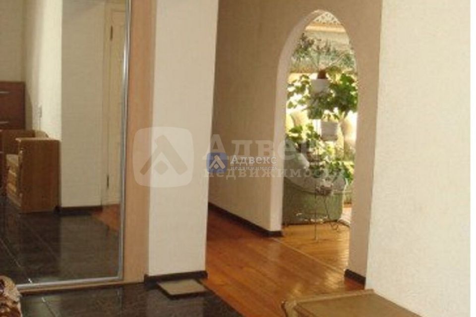 Продаётся 4-комнатная квартира, 100.65 м²