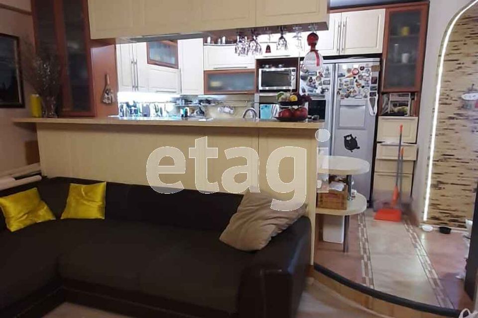 Продаётся 4-комнатная квартира, 106.5 м²