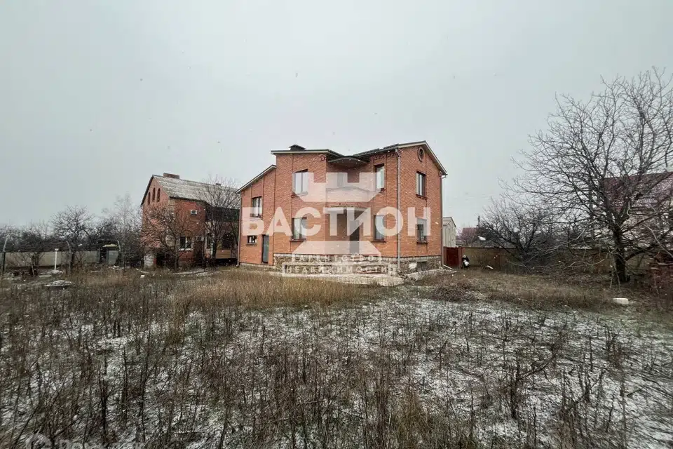 Продаётся 3-этажный дом, 340 м²