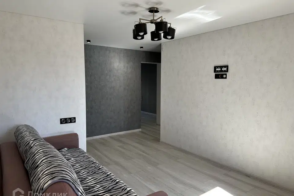 Продаётся 3-комнатная квартира, 55.9 м²